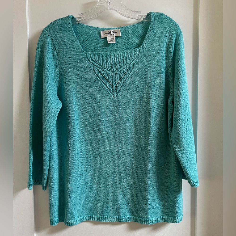 Judith Hart Collection  Sweater Top  M (Runs Large)